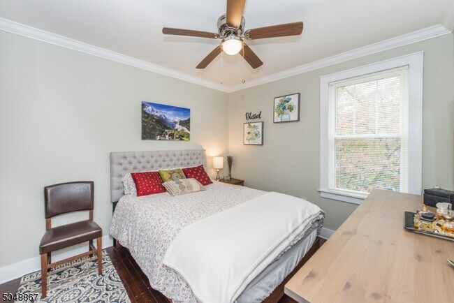 Building Photo - 116 Baldwin St