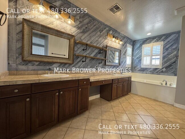 Building Photo - 21104 W Sage Hill Rd