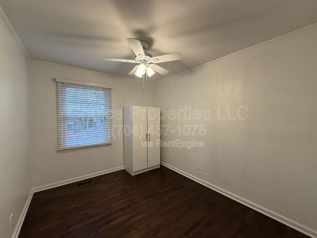 Building Photo - 5044 Baylor Dr