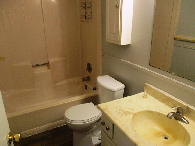 Building Photo - 202 W Shelbourne Dr