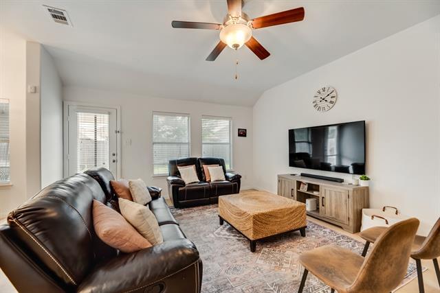 Building Photo - 2404 Castle Creek Dr