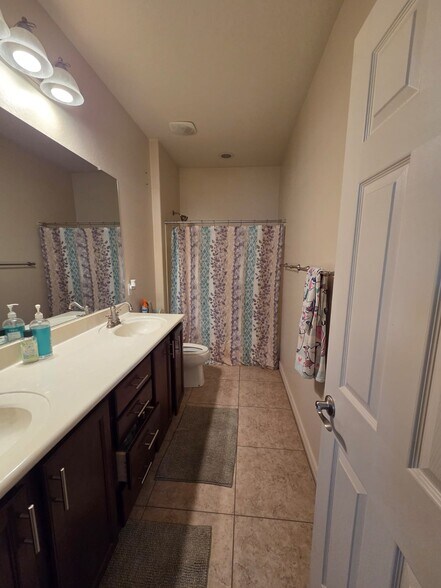 Building Photo - 3354 E Grand Canyon Dr