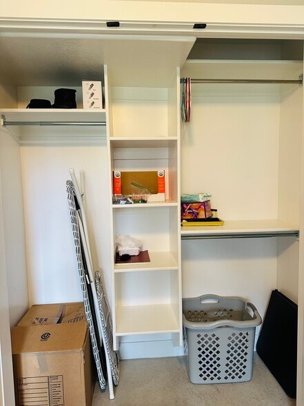 Building Photo - 583 N 400 E