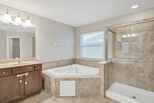 Building Photo - 426 Kingfisher Rd