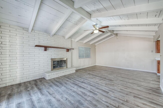 Building Photo - 6463 N Wishon Ave