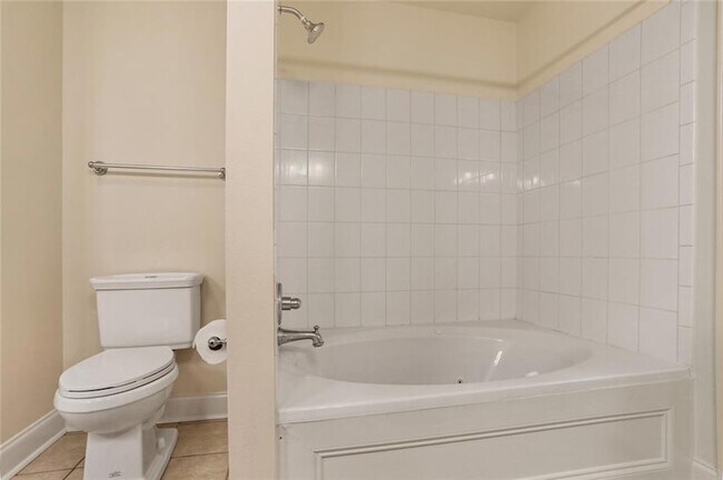 Building Photo - 71130 Sanders St