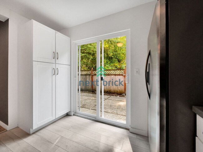 Building Photo - Spacious 4 Bed 2.5 Bath for Rent! OPEN HOU...