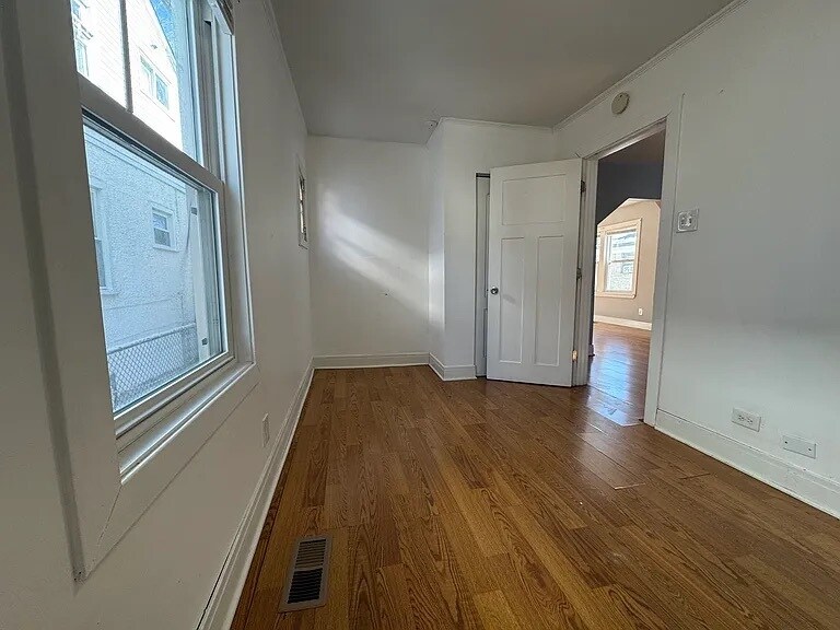 Building Photo - 1745 Brown Ave