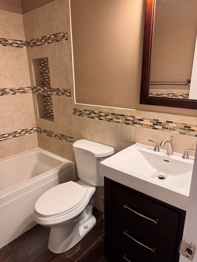 Building Photo - 3 Bedroom || 2.5 Bathroom - Townhome