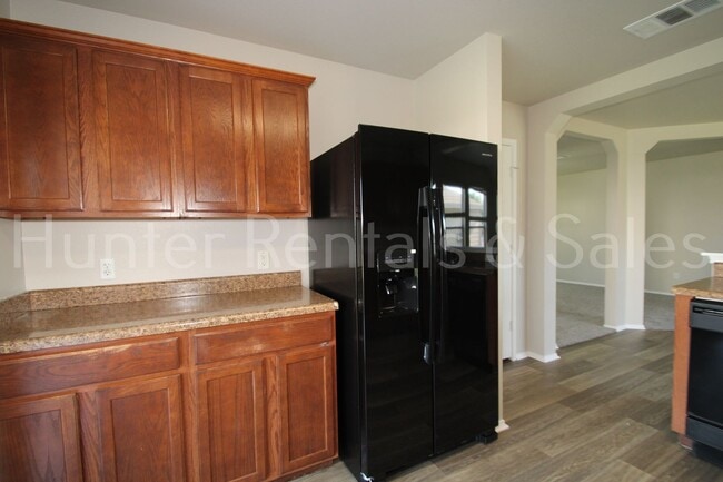 Building Photo - Gorgeous Two-Story Dream Home!