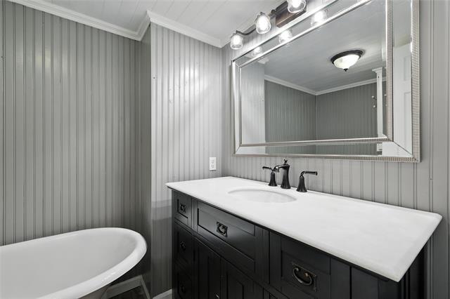 Building Photo - 644 Bellaire Dr
