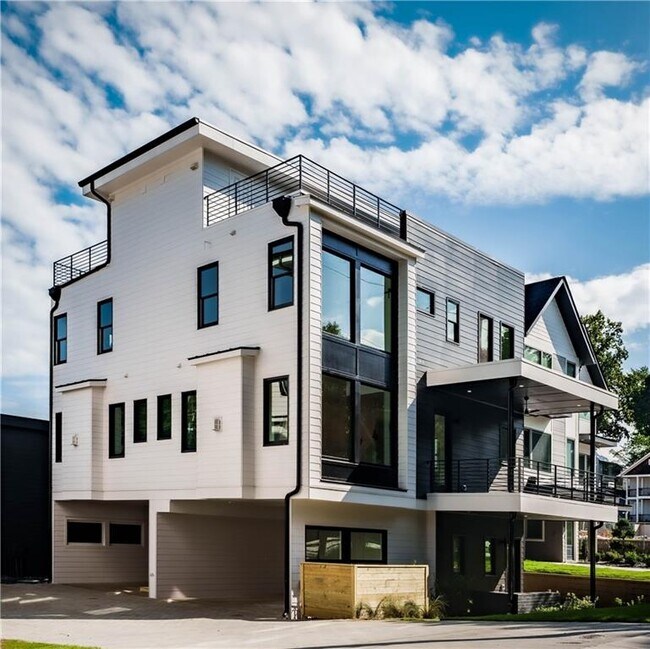 Building Photo - 940 Mauldin St SE