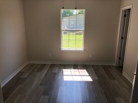 Building Photo - 8957 Tara Cir