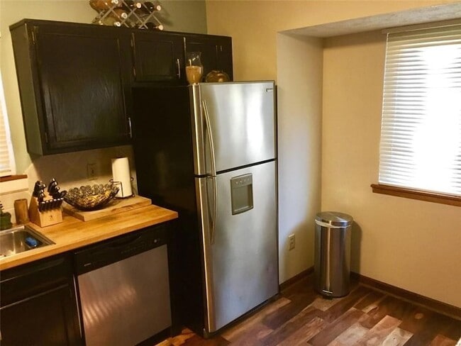 Building Photo - 1356 Bridgeson Ct