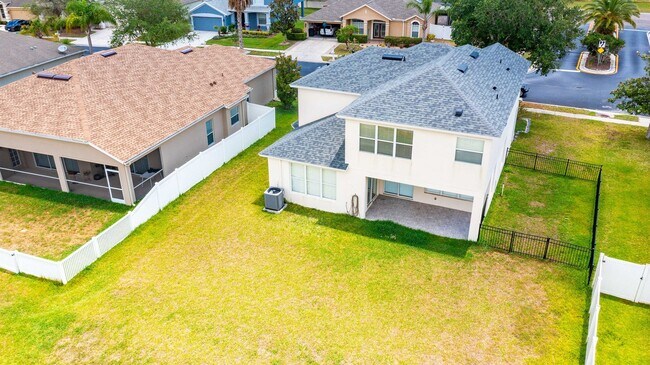 Building Photo - 4/3.5 in Wesley Chapel!