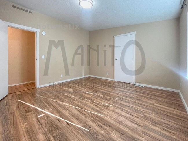 Building Photo - Spacious Modern 2 Bedroom Home