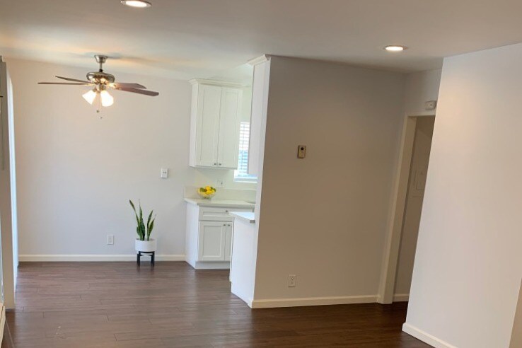 Dine/Kitchen - 14718 W Magnolia Blvd