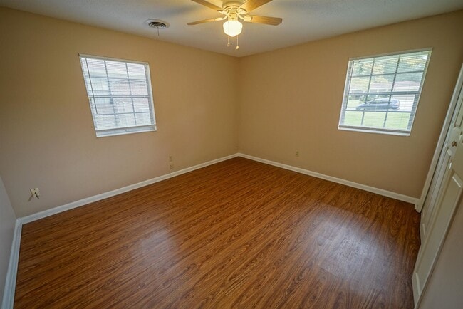Building Photo - 410 Gaither Dr