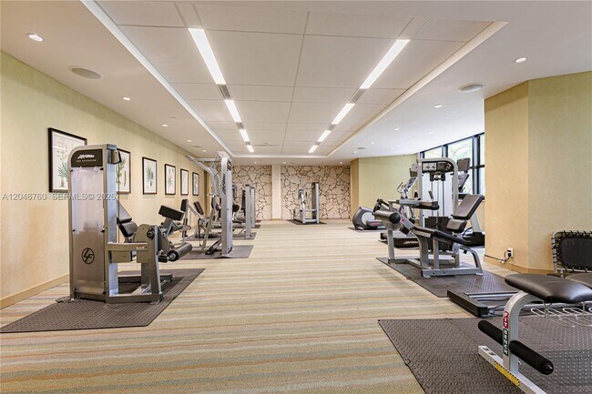 Building Photo - 1111 Crandon Blvd
