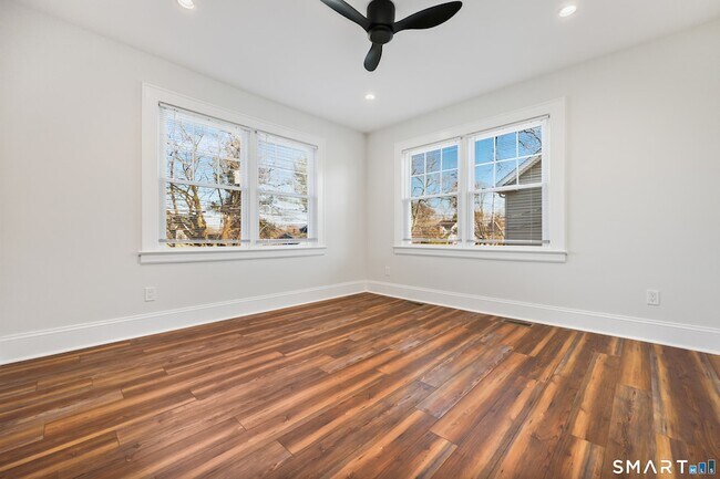 Building Photo - 60 Walter Ave