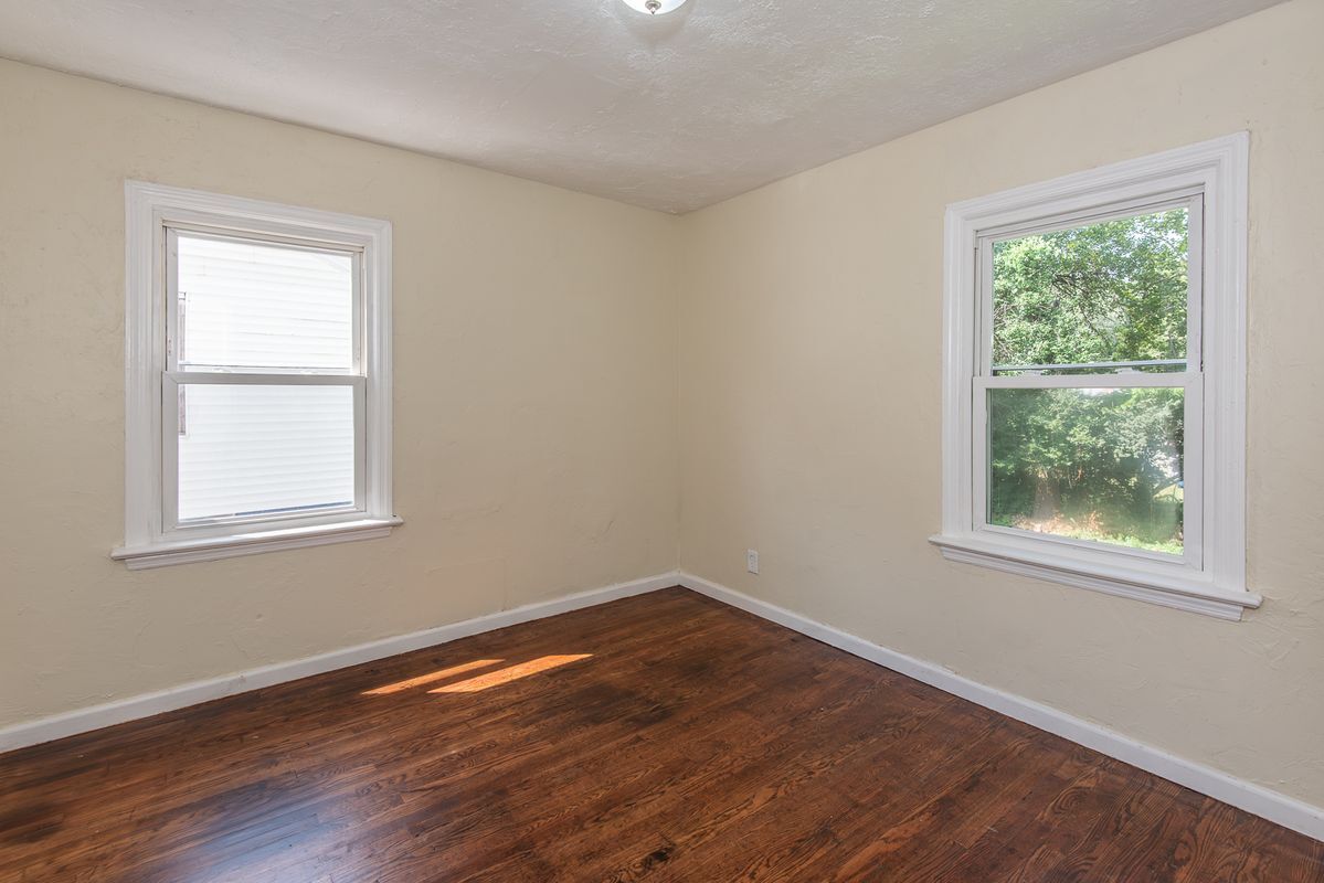 Building Photo - 6325 Jefferson Ave