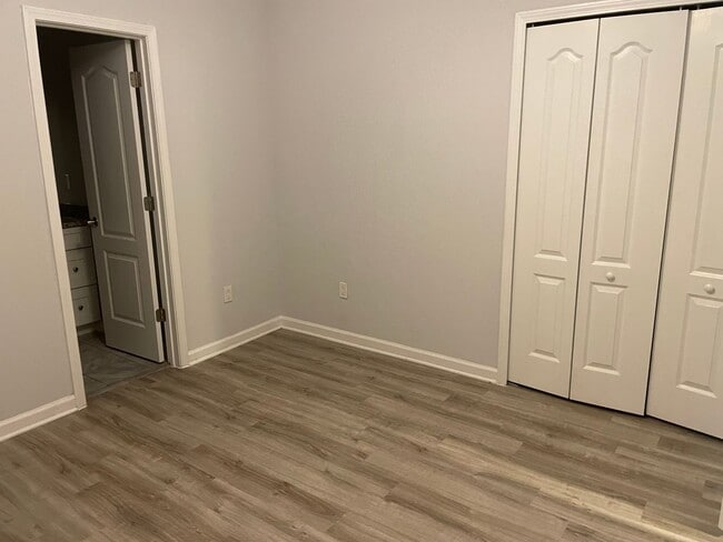 Building Photo - Welcome to this charming home located in t...