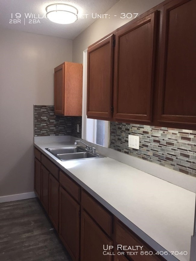 Building Photo - 19 Willard St