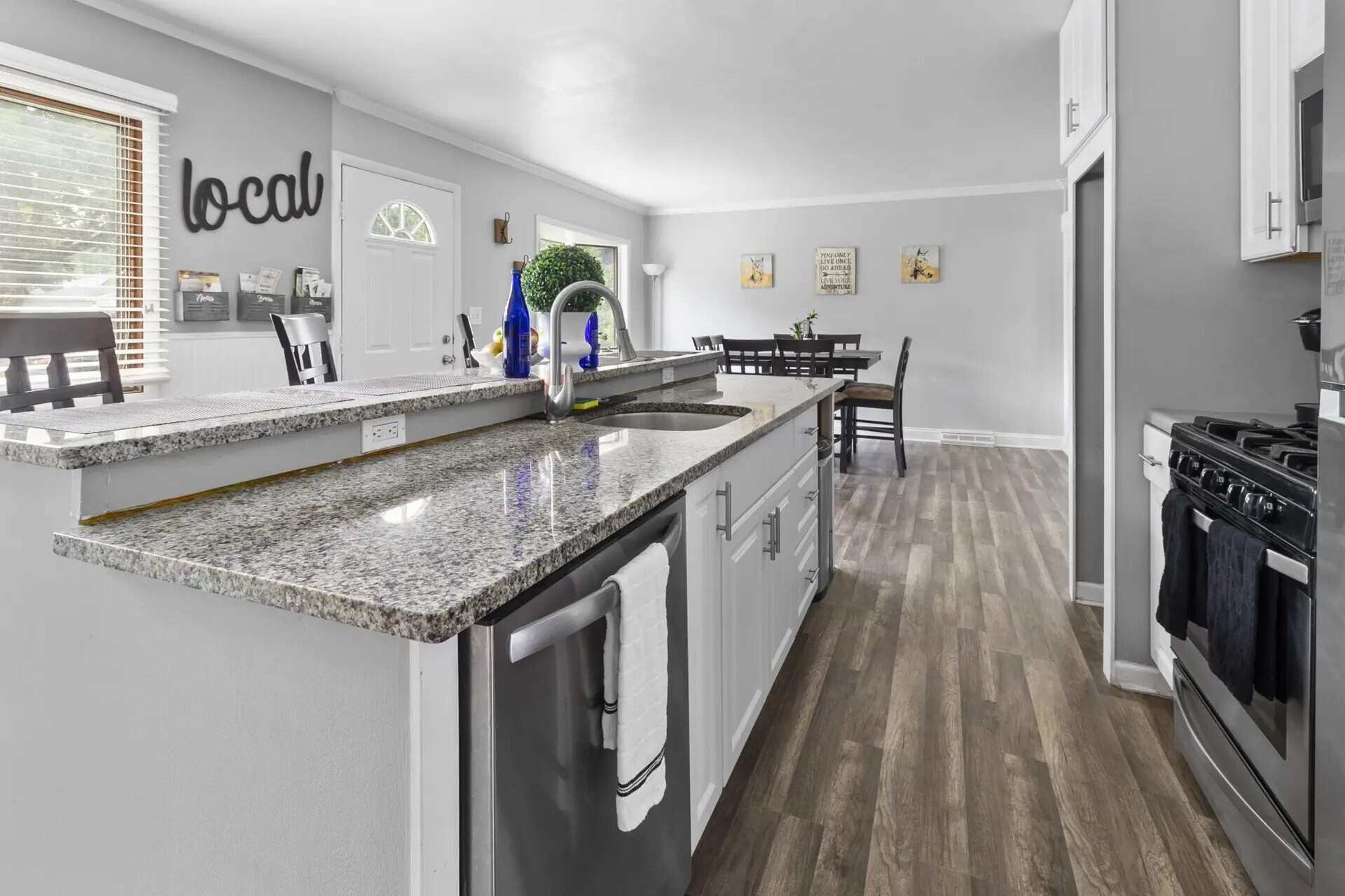 Building Photo - 4 Hathorn St