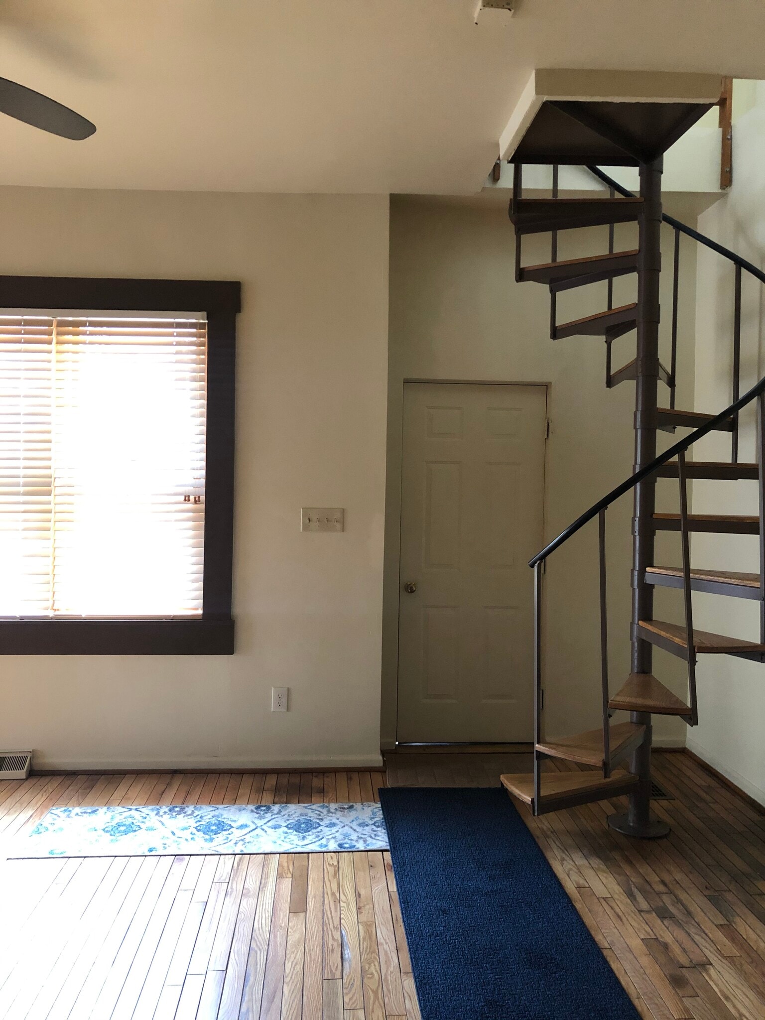 Building Photo - 5511 Claybourne St