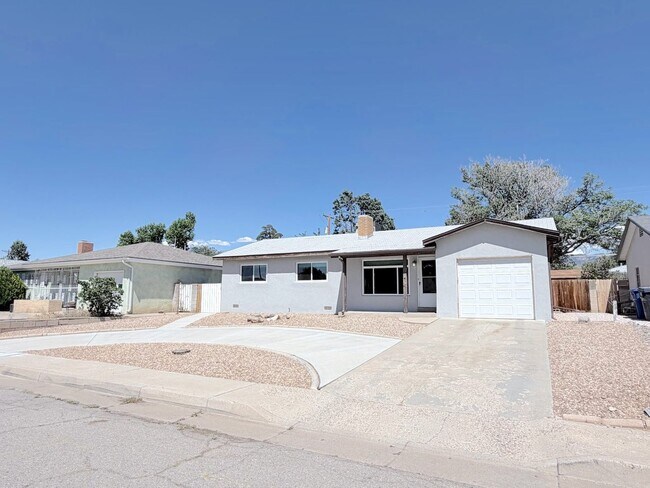 Building Photo - Charming 3 Bedroom, 2 Bathroom NE ABQ Home. Refrigerated Air! Spacious backyard. Near Uptown