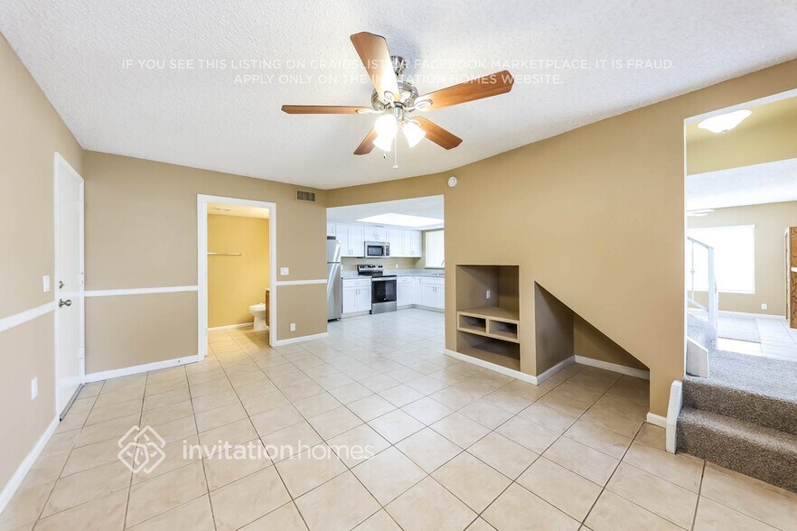 Building Photo - 1633 E Wagoner Rd