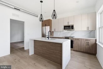 Building Photo - 209 New St