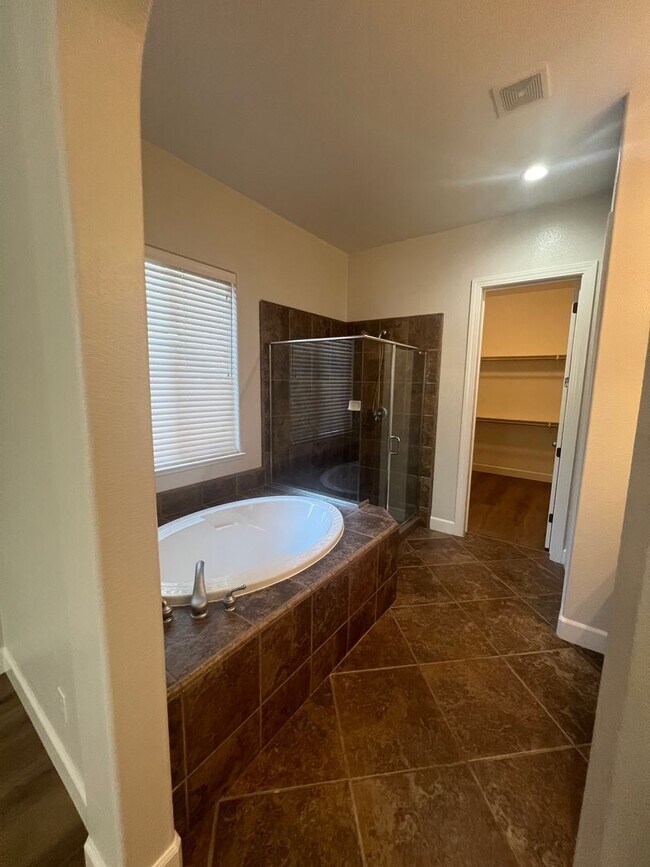 Building Photo - 721 Bluestone Cir
