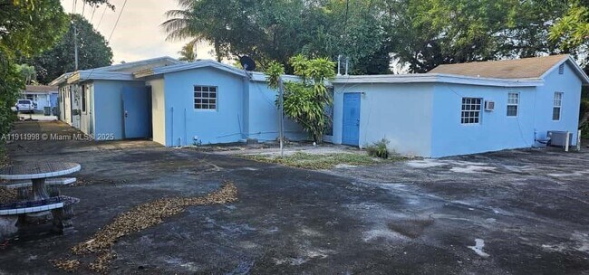 Building Photo - 161 NW 40th St