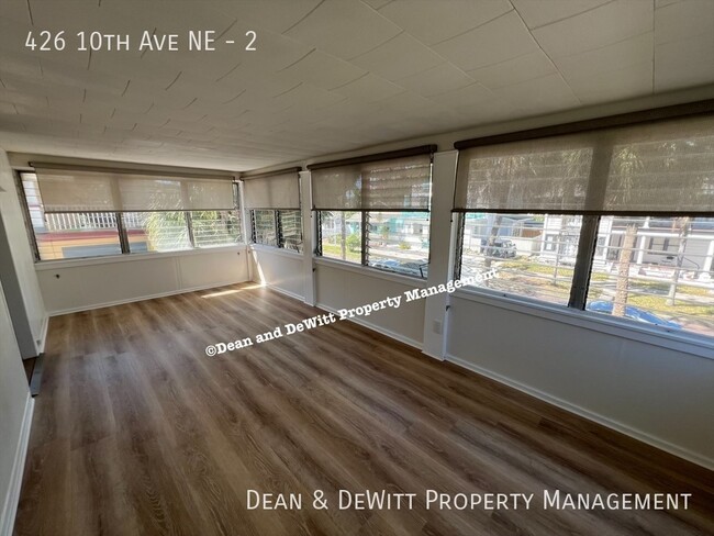 Building Photo - Old NE Apt 2/1 - For Rent