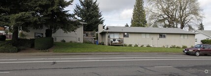 Building Photo - Stoneridge Duplexes