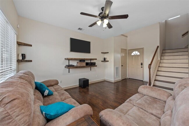 Building Photo - 20706 Stewart Crest Ln