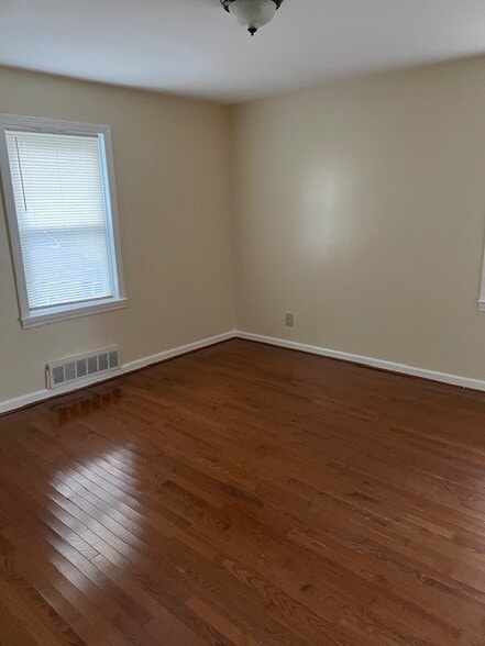 Primary Photo - 31 Birch Rd