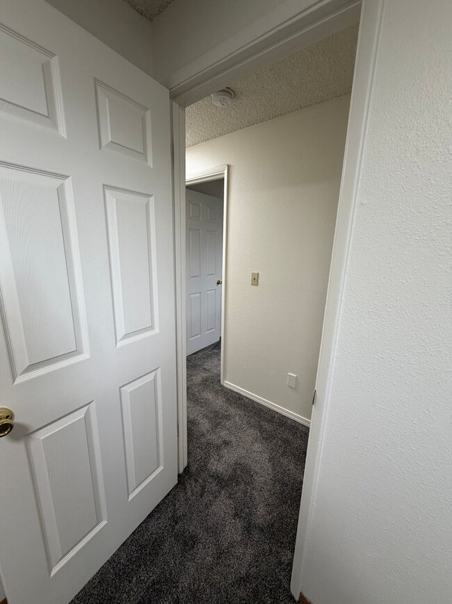 Building Photo - 3039-3041 Kane Street