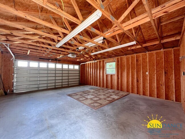 Building Photo - Immaculate 3 Bedroom Santa Rosa Beach Home!
