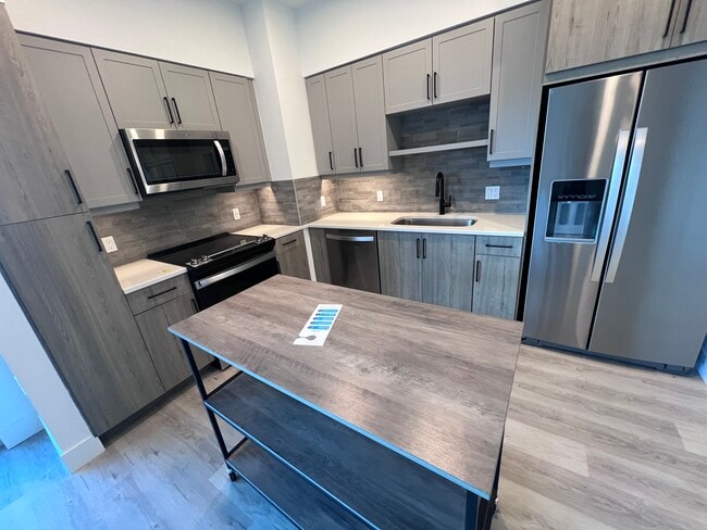 Building Photo - 175 NW 31st St