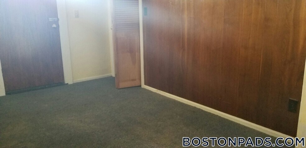 Building Photo - 103 Buttonwood St
