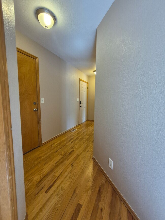 Building Photo - 3428 E 106th Ct