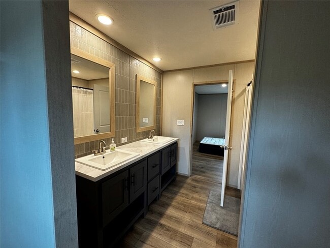 Building Photo - 191 Holly Pond