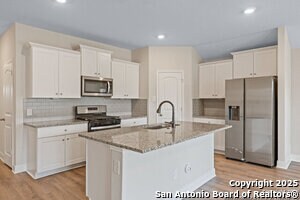 Building Photo - 1428 Redwood Crk