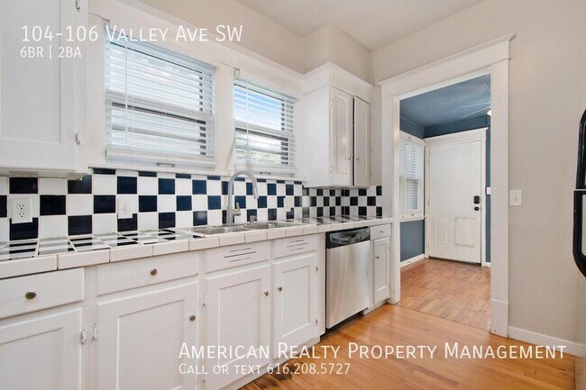 Building Photo - 104-106 Valley Ave SW-