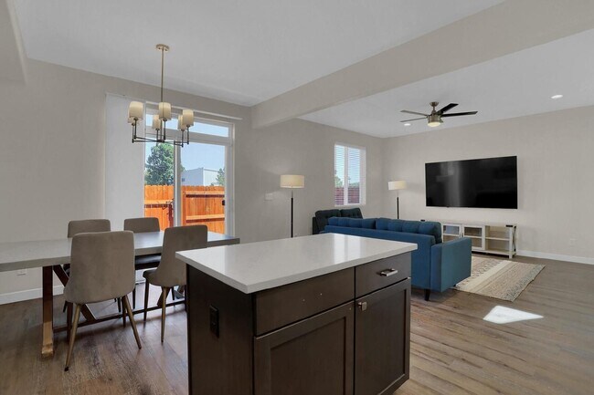 Building Photo - 3792 Venice Grove