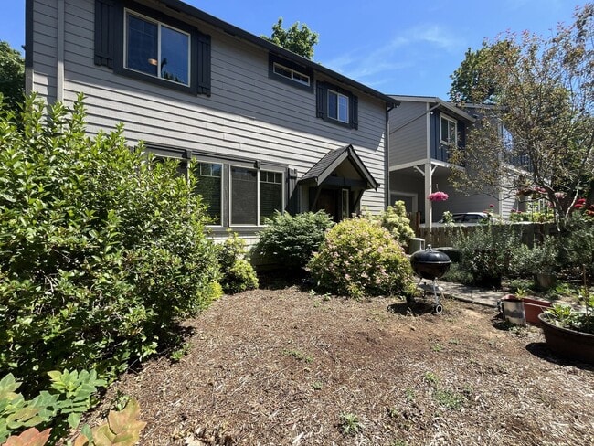 Building Photo - Bright and Modern North Portland Living with Three Bedrooms, Laundry Room & Attached Garage