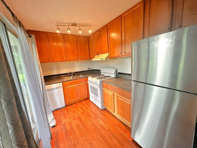 Building Photo - 8 Gant Cir