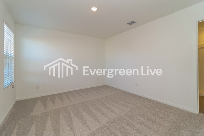 Building Photo - 200 Sycamore Pl